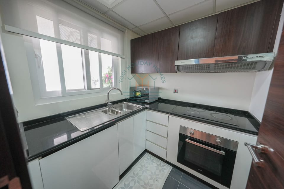 Deluxe Villa, 4 Bedrooms, City View | Private kitchen