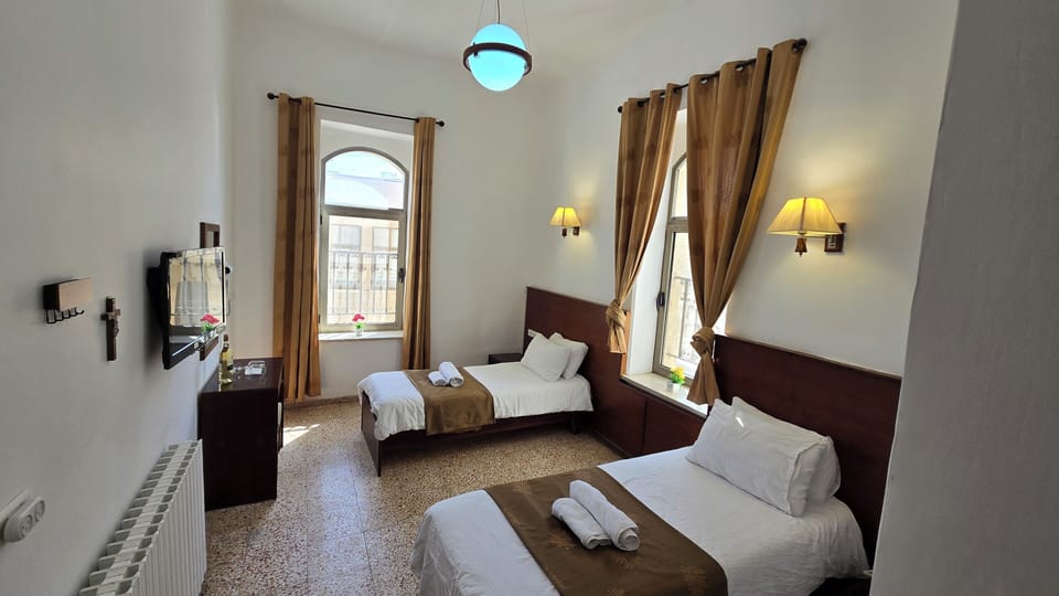 Twin Room (2 Single Beds) | Front of property