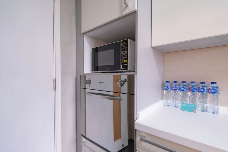 Superior Apartment, 3 Bedrooms, Balcony, City View | Private kitchen