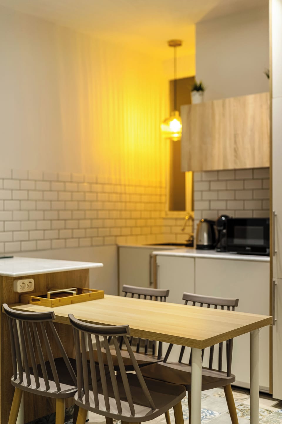 Coffee/tea maker, electric kettle, highchair, dining tables