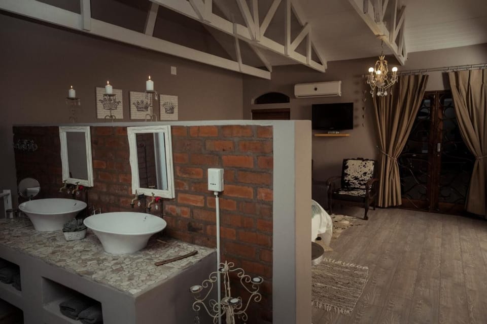 Klip en Kristal Guest House Bed and Breakfast in North West, South Africa
