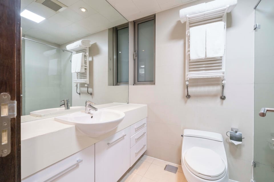 Superior Apartment, 3 Bedrooms, Balcony, City View | Bathroom | Slippers