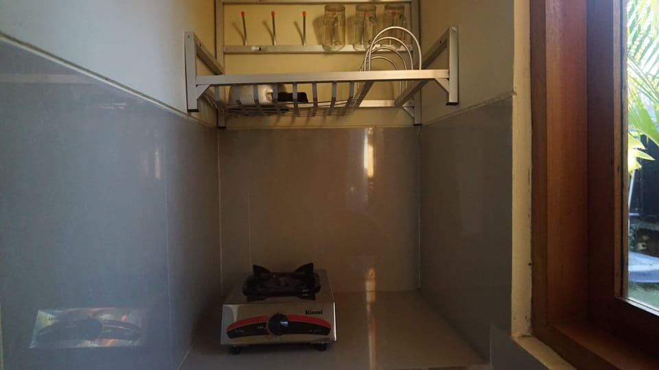 Fridge, stovetop, dishwasher, griddle
