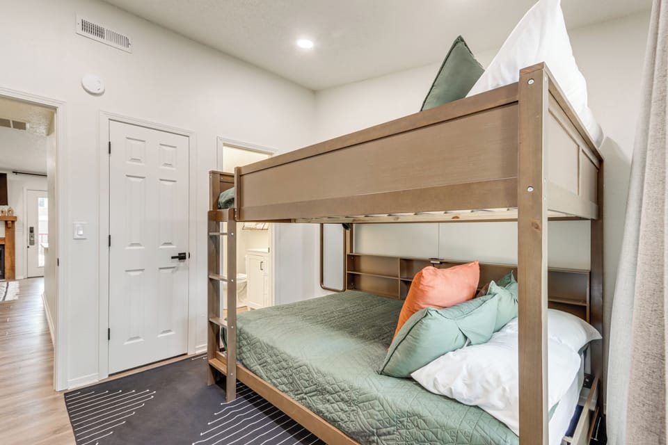 House (2 Bedrooms) | Interior