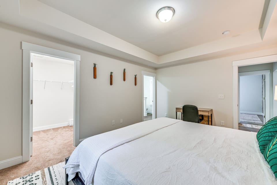 House (3 Bedrooms) | Interior