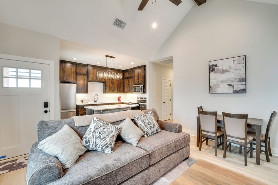 House (2 Bedrooms) | Interior