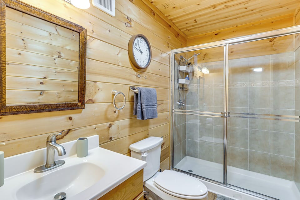 Deck, Panoramic Views: Serene Mineral Bluff Cabin! Cottage in Mineral Bluff