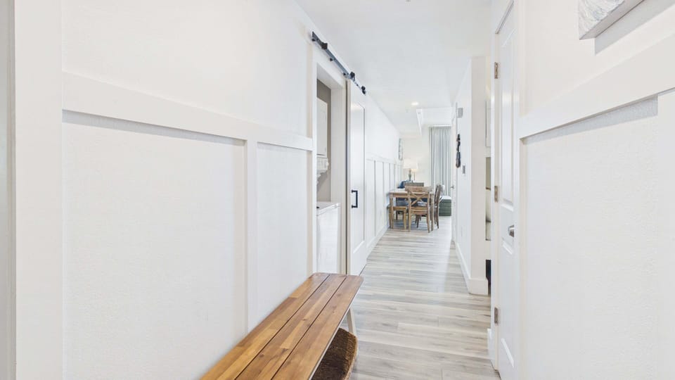 Hallway to bedrooms