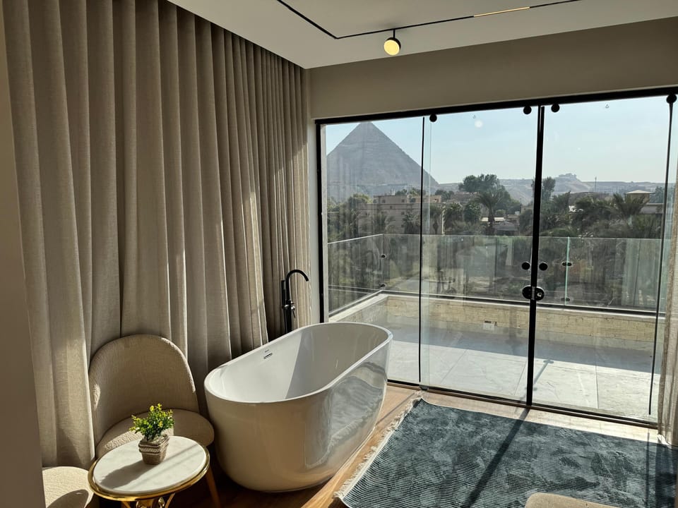 Prestige Suite with Hot Tub Balcony Panorama Pyramid View | Premium bedding, down comforters, free minibar, free WiFi