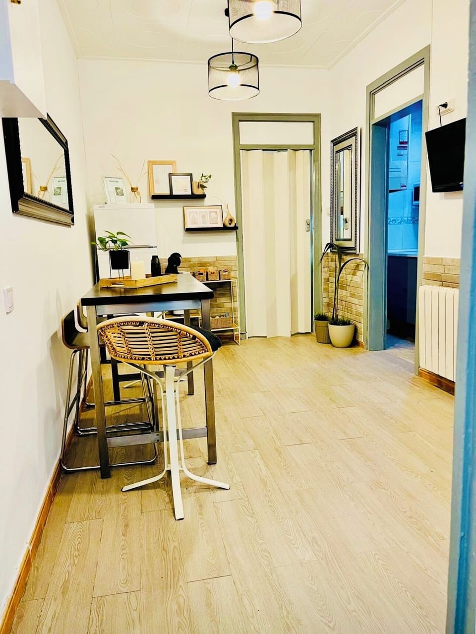 Basic Apartment | Living area