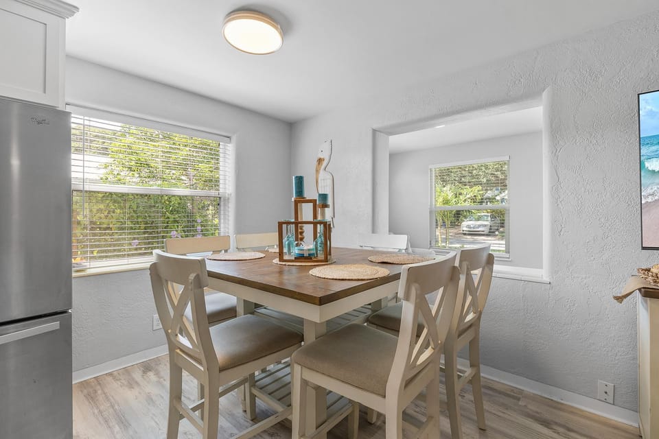House, Multiple Beds (Lemon Drop) | Dining