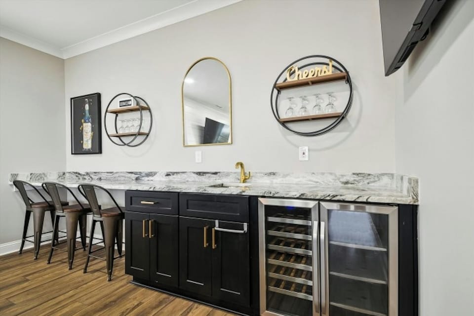 Prepare your favorite beverage at the wet bar!
