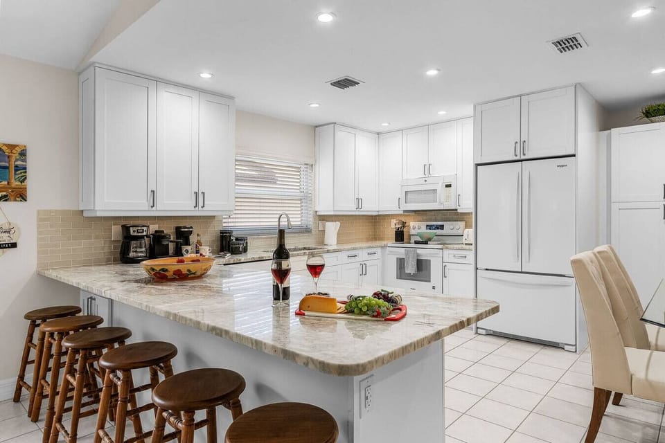 Brand new appliances and every gadget you can think of is in this spacious kitchen
