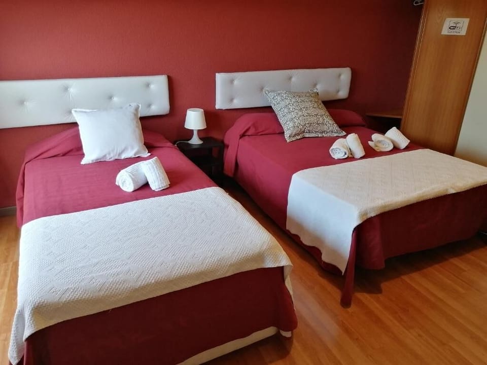 Twin Room | Free WiFi
