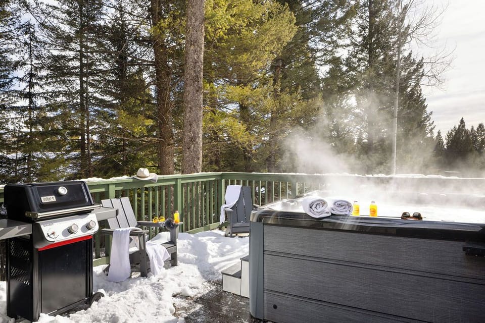 Private hot tub