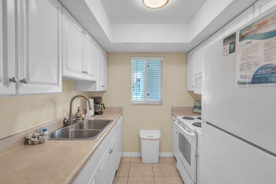 Condo, 1 King Bed with Sofa bed (Indian Oaks #15 - Sun and Fun) | Private kitchen | Oven, toaster