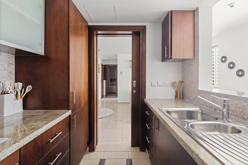Classic Apartment, Courtyard View | Private kitchen | Full-size fridge, microwave, oven, stovetop
