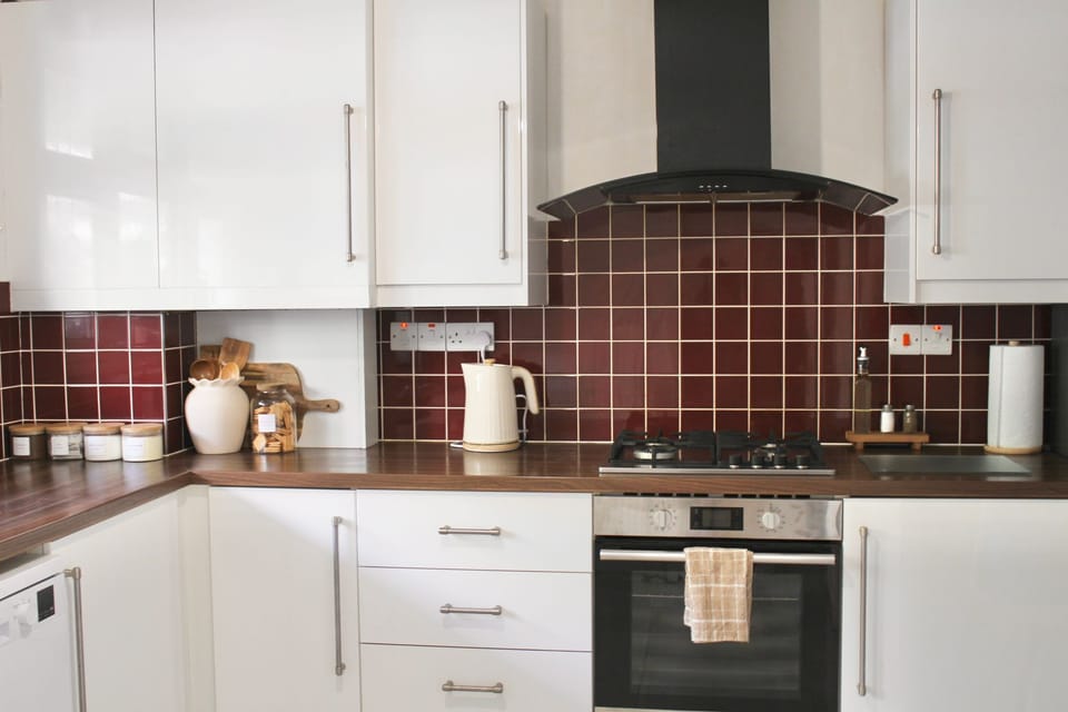 House, 3 Bedrooms, Garden View | Private kitchen | Oven, dishwasher, cookware/dishes/utensils