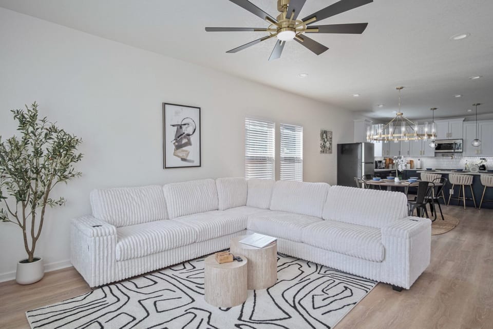 House (4 Bedrooms) | Living area | 50-inch TV with digital channels