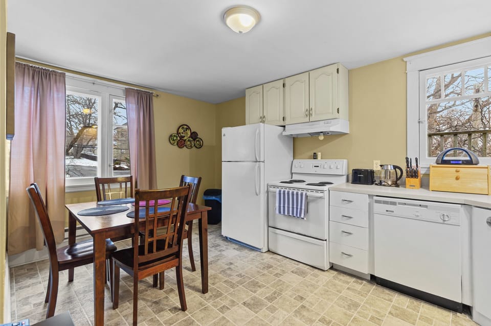 Bright and functional kitchen space