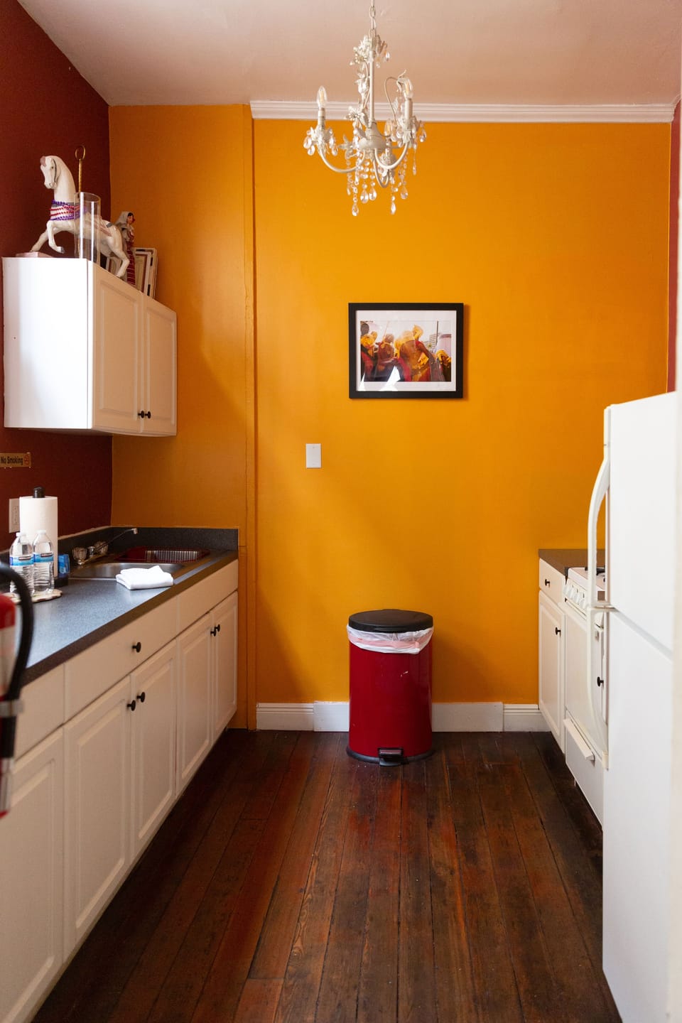 Premium Apartment, Private Bathroom | Private kitchen | Microwave, coffee/tea maker, electric kettle, cookware/dishes/utensils