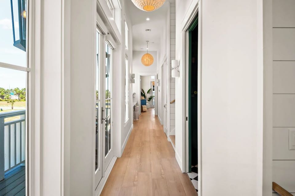 2nd Floor, Hallway