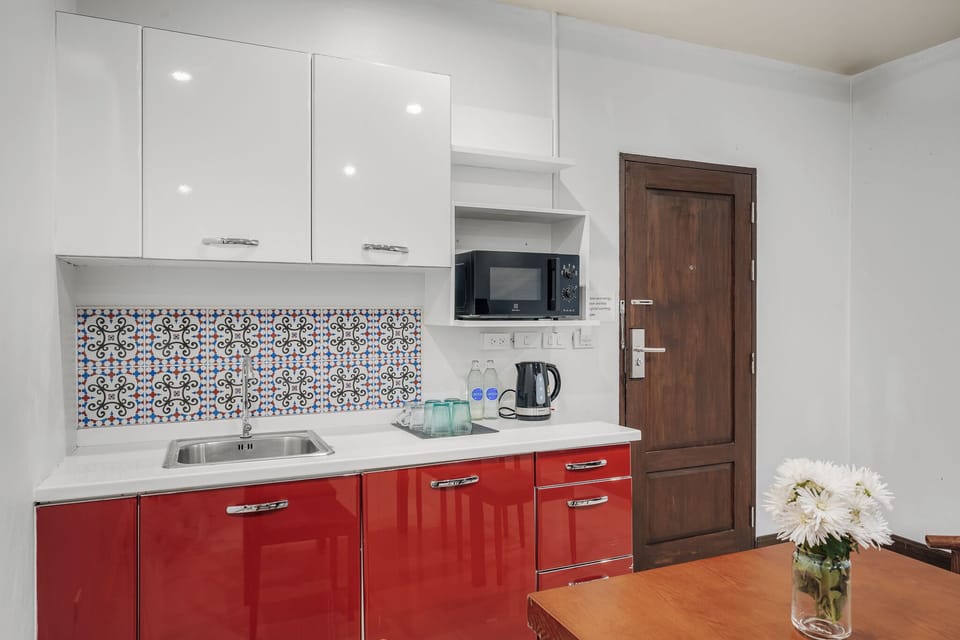 Family Room | Private kitchen | Mini-fridge