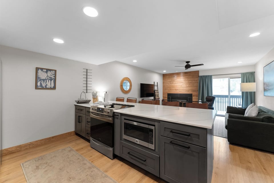 Condo (2 Bedrooms) | Property amenity