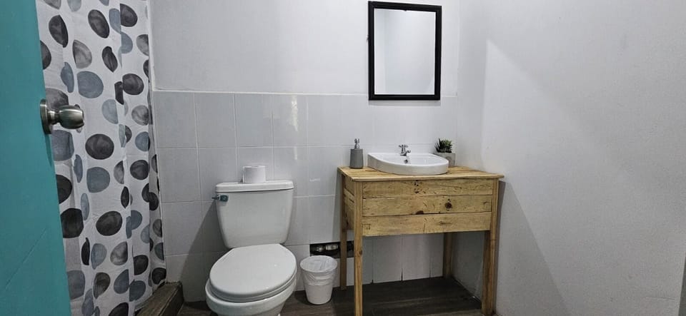 Standard Double Room, Garden View | Bathroom | Towels, toilet paper