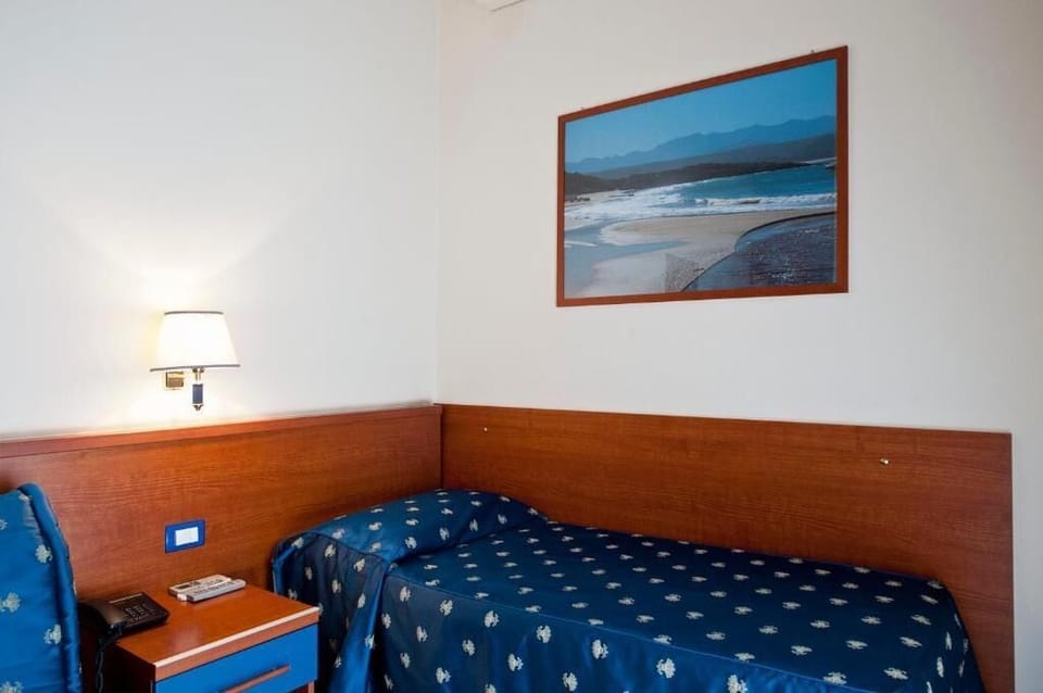 Basic Single Room | Free WiFi