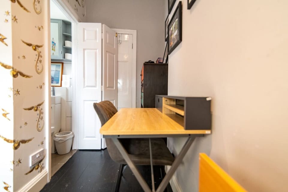 Work Desk - Perfect for those working or studying from home