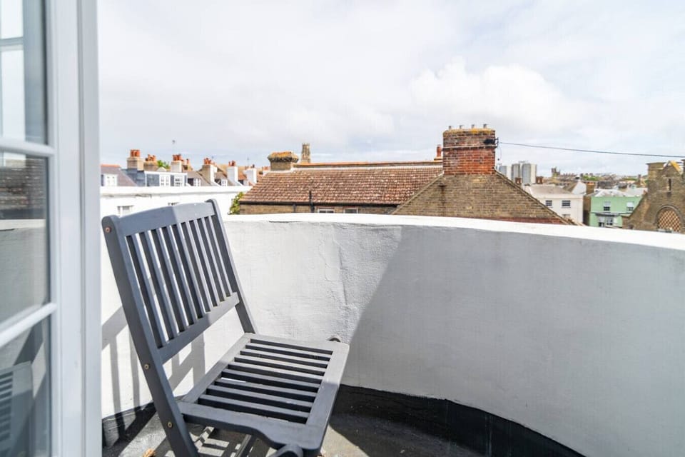 Bedroom 3 - Private Balcony