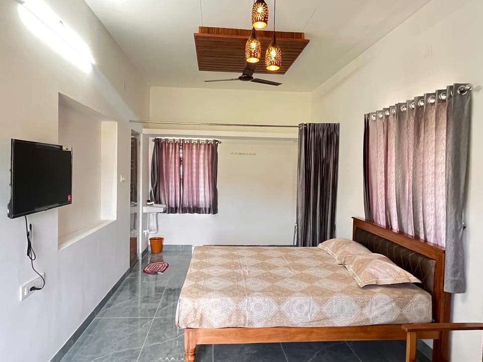 Deluxe Room, Balcony, Garden View | Desk, soundproofing, free WiFi