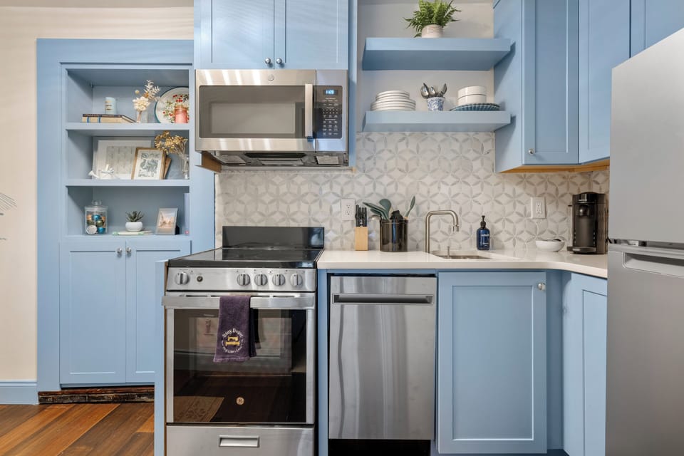 Blue Bayou | Quiet | Private Parking!