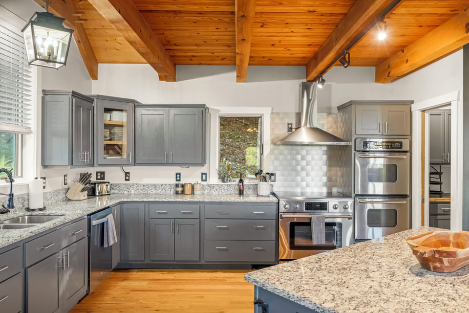 All stainless appliances including 2 ovens