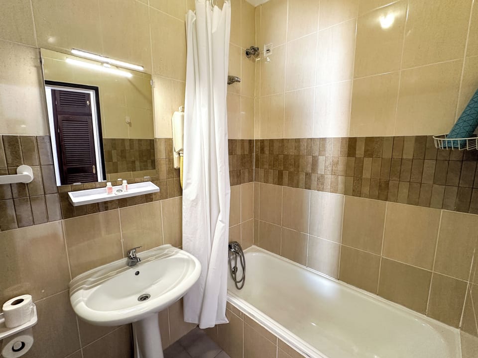 Double Room | Bathroom
