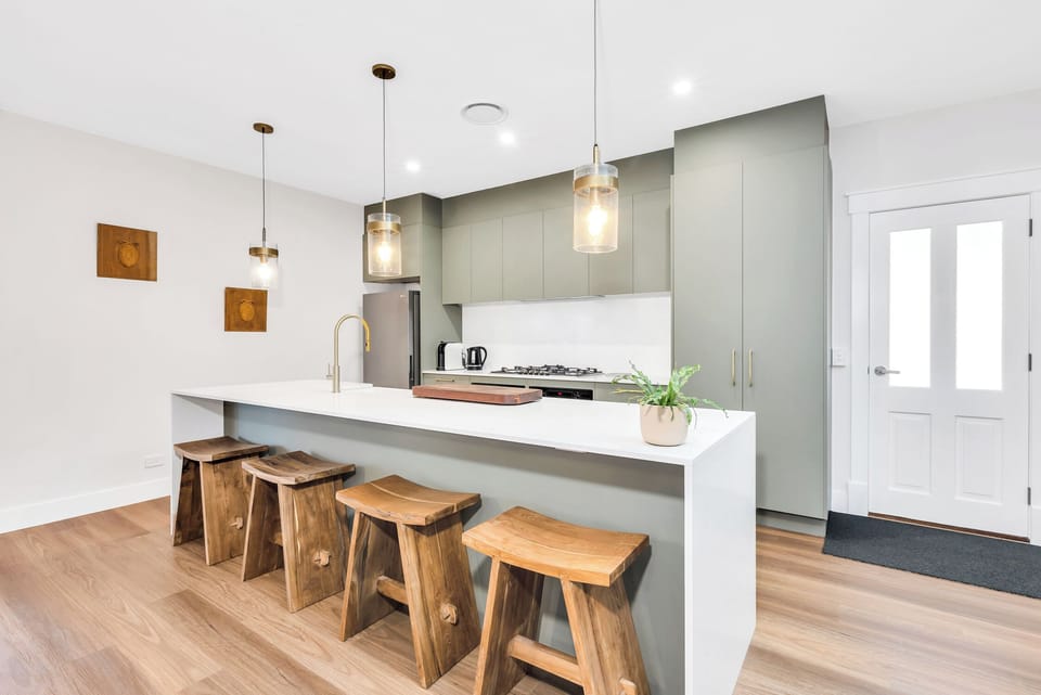Cook's kitchen with plenty of seating at the island 
