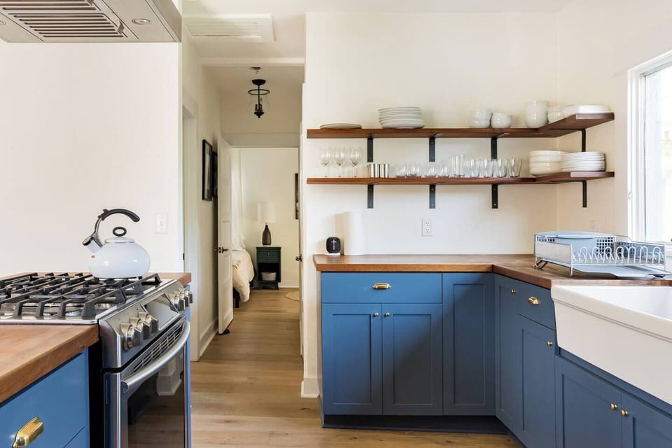 Ample dishes and supplies to cook your heart out. 