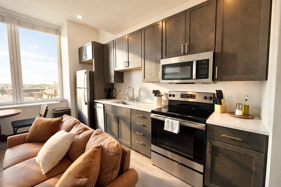 Morning coffee or a home-cooked dinner—everything you need is right at your fingertips.