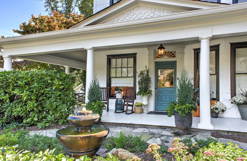 Welcome to Melrose House Unit B!