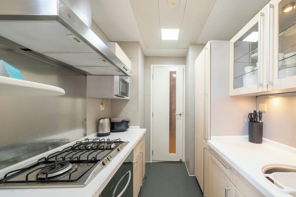 Superior Apartment, 2 Bedrooms, Kitchen, City View | Private kitchen | Stovetop, cookware/dishes/utensils
