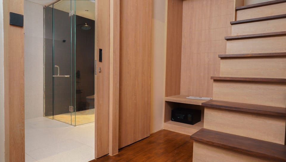 Family Double Room | Bathroom | Hair dryer, slippers, bidet, towels