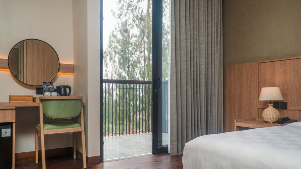 Deluxe Double or Twin Room | In-room safe, laptop workspace, iron/ironing board, free WiFi