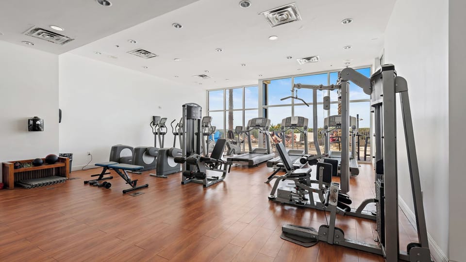 Sterling Breeze #604 Beachfront Condo w/ Balcony, Pool, Hot Tub & Pier Park Cottage in Panama City Beach