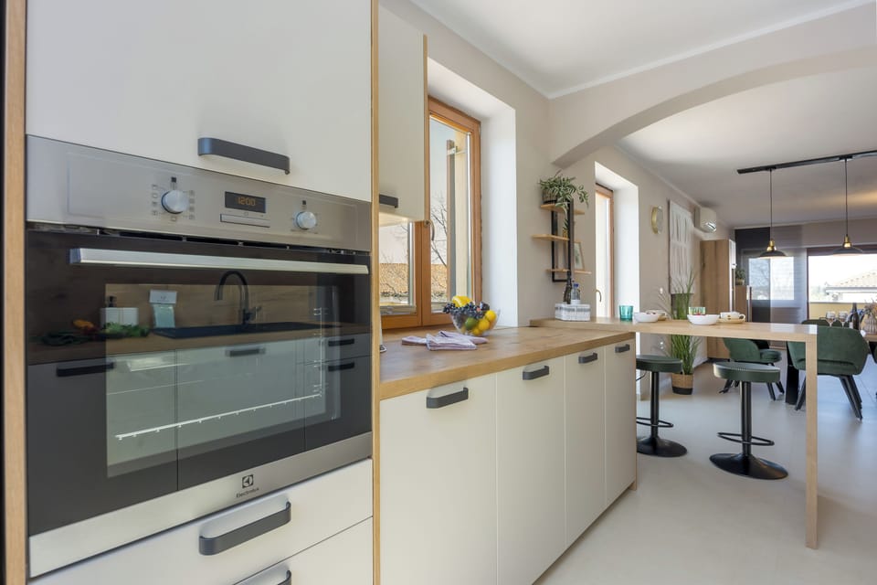 Kitchen and dining area