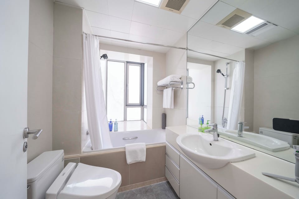 Superior Apartment, 2 Bedrooms, Kitchen, City View | Bathroom | Slippers