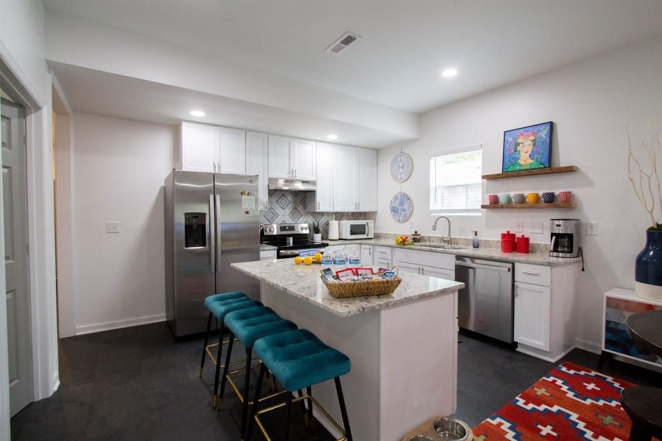 Bright and modern kitchen with everything you need!