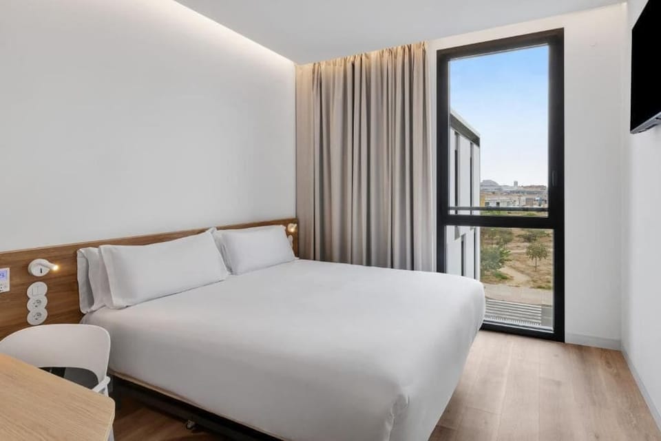 In-room safe, free WiFi