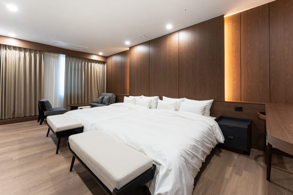 Superior Suite Room | Free WiFi
