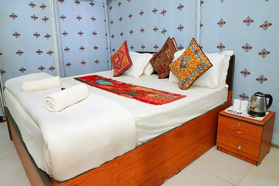 Deluxe Double Room, Balcony, Desert View | Desk, laptop workspace